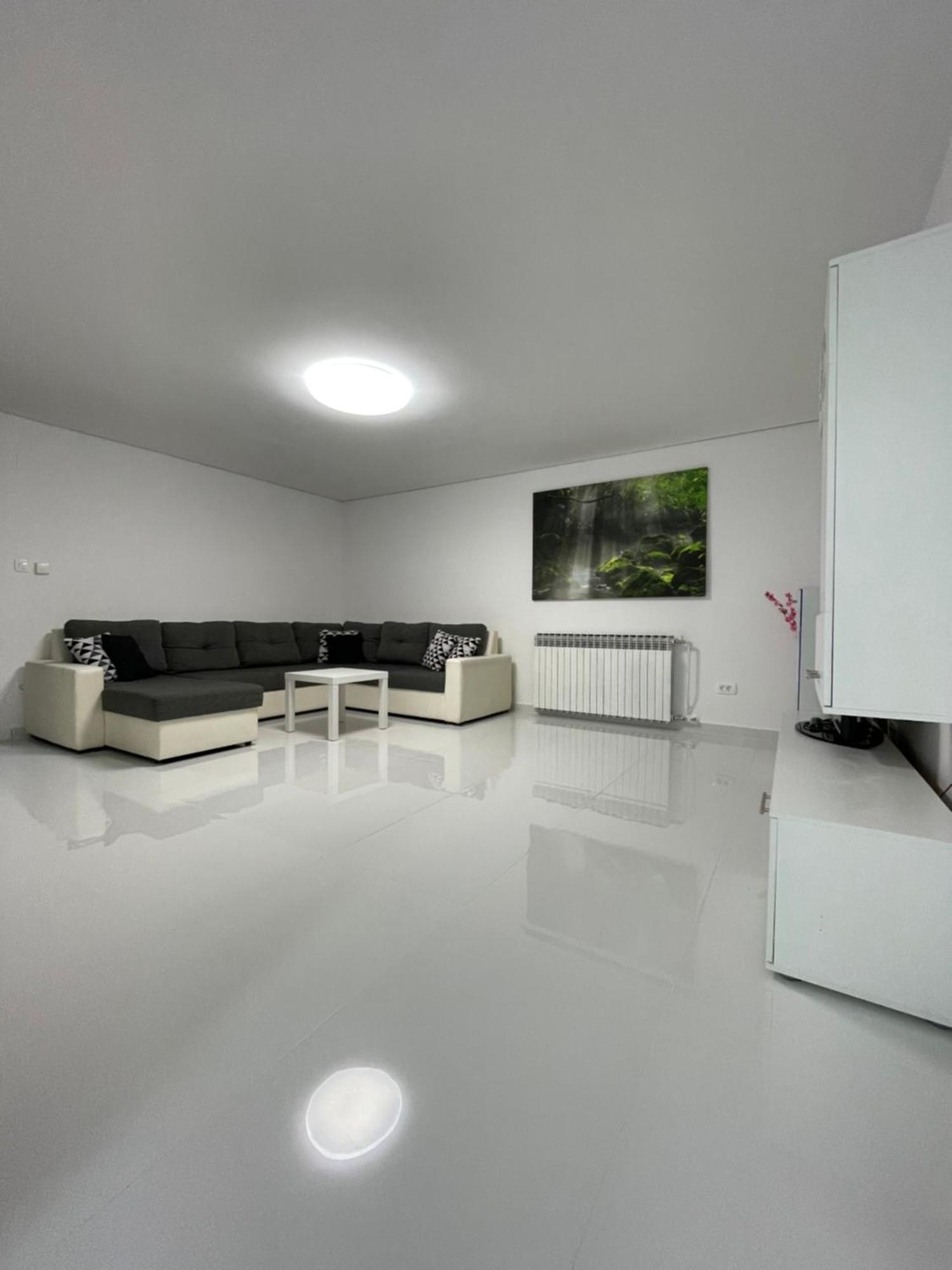 Apartment White Zagreb - Private Parking&Garage Exterior foto